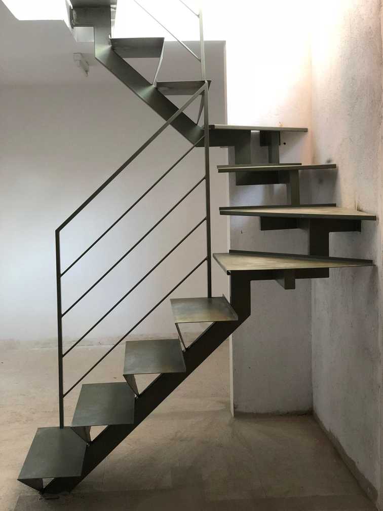 escaleras metalicas interiores