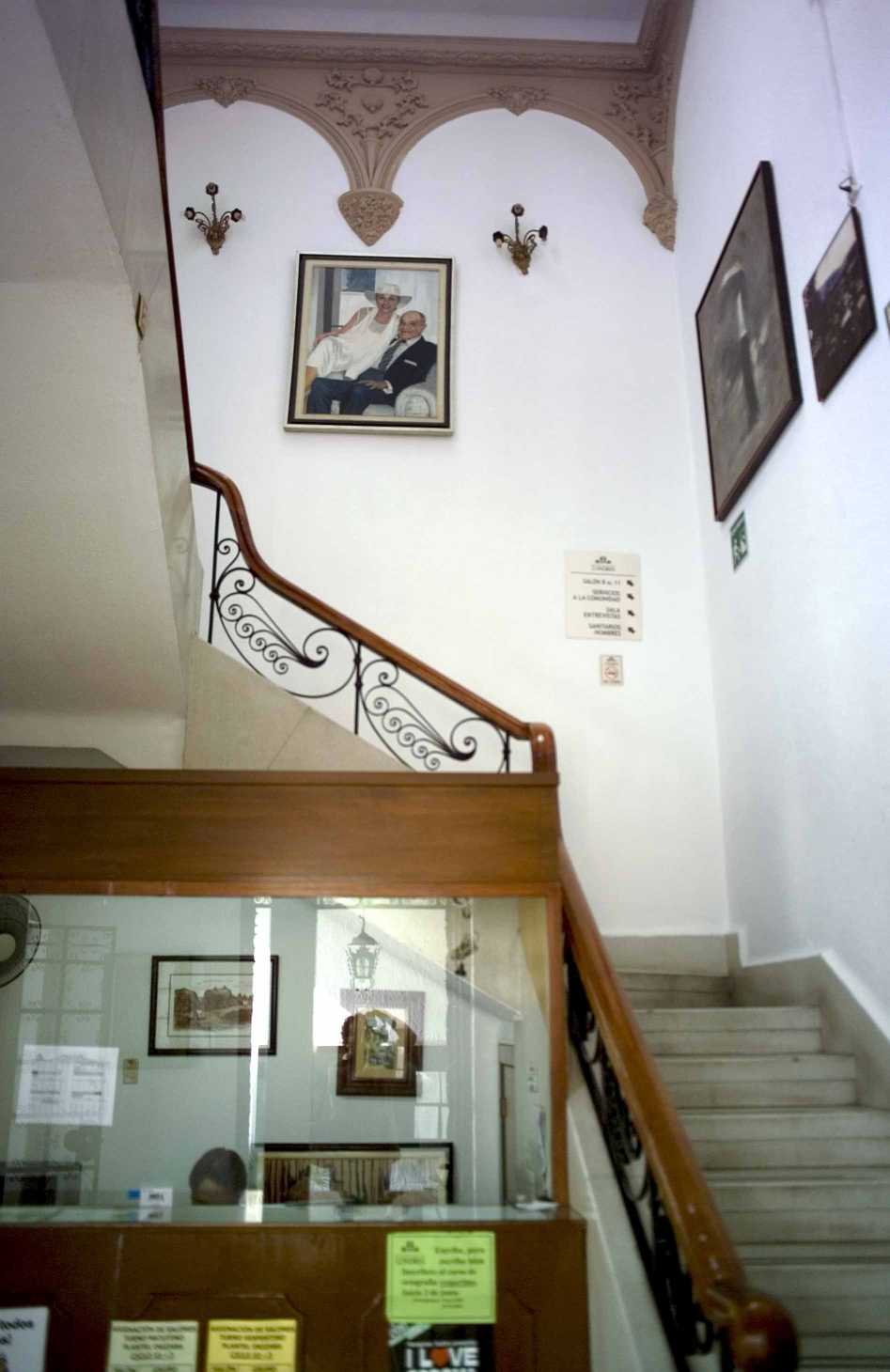 escaleras principal...