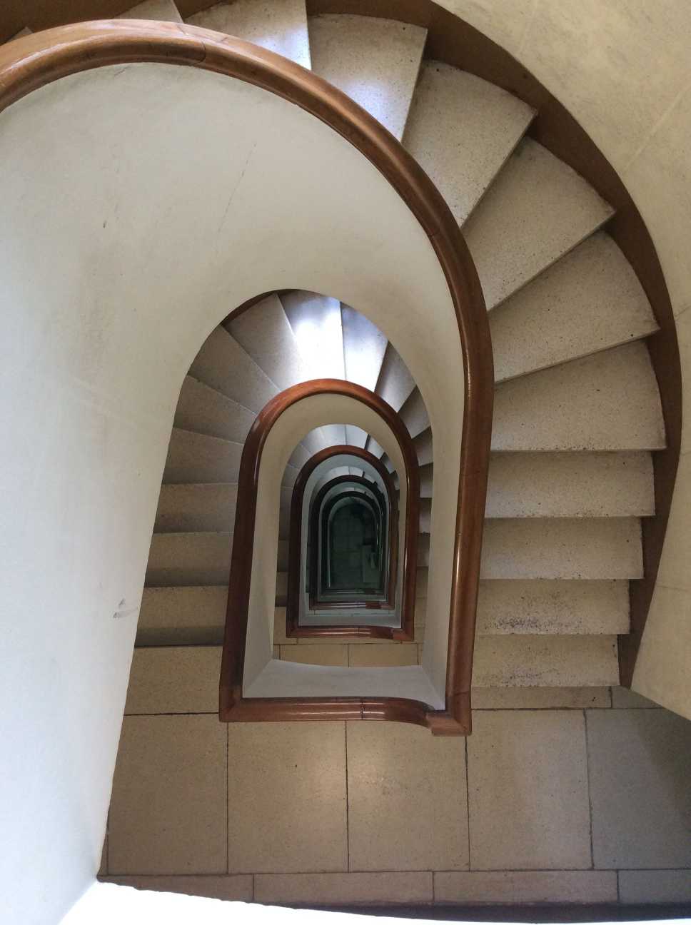 escaleras antigua...: ¿A qué estás esperando?