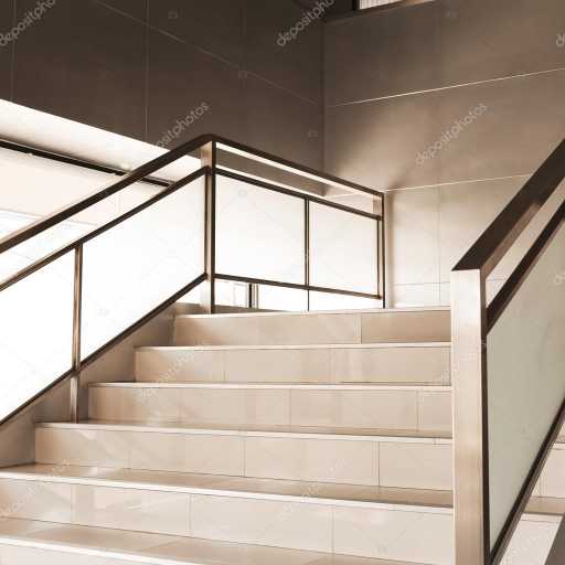 escaleras blancas modernas