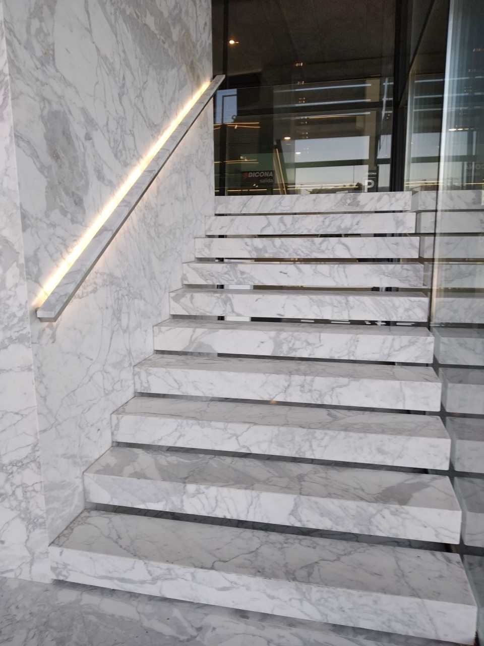 escaleras marmol