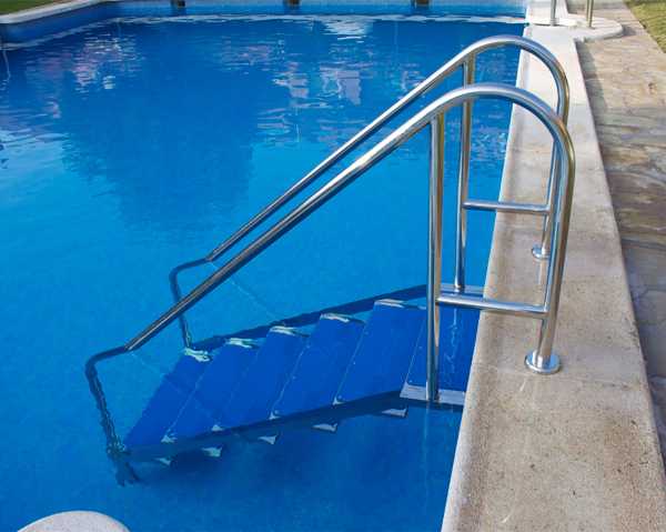 escaleras piscina m...: 